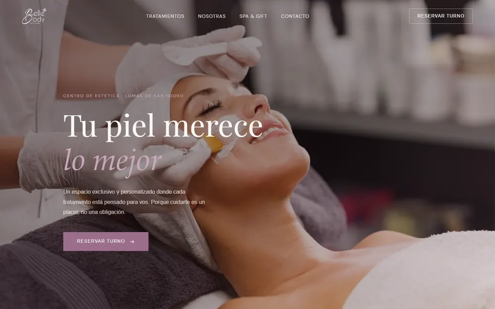 Captura de la web demo de Belle Body, un centro de estética, con un tratamiento facial.