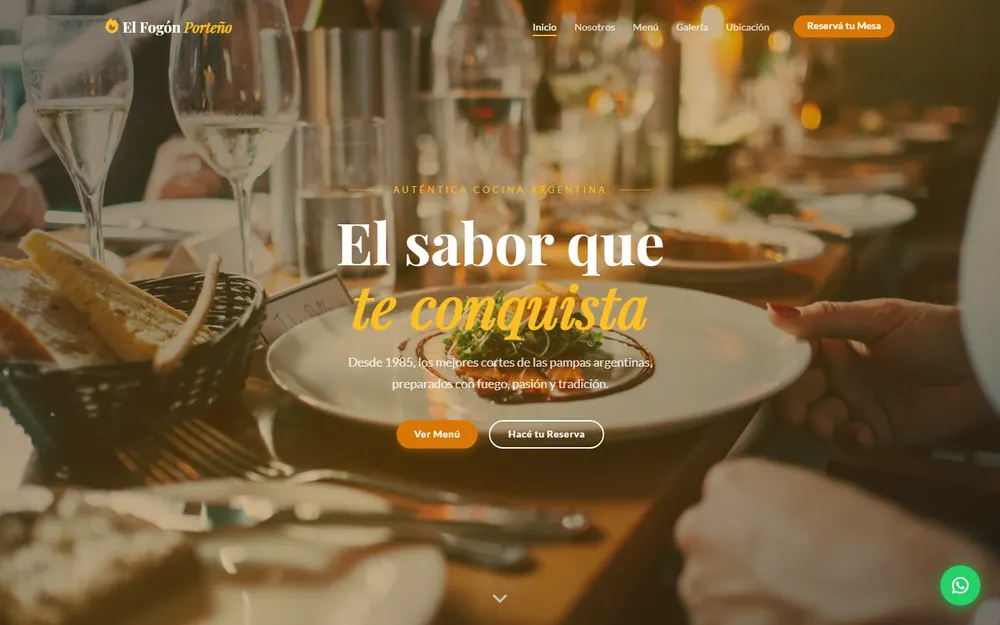 Captura de la web demo de El Fogón Porteño, un restaurante de cocina argentina, con una mesa servida.